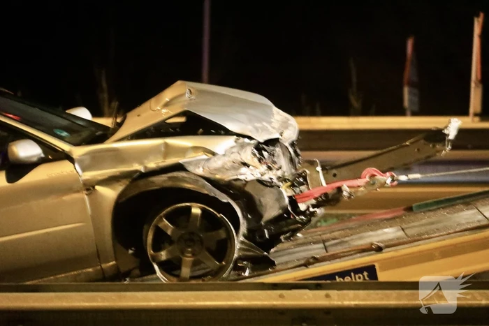 Gewonden bij crash tegen vangrails