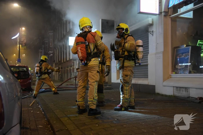 Twee gewonden bij zeer grote brand in snackbar De Engel