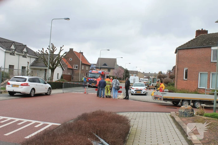 Straat afgesloten door lek in gasleiding