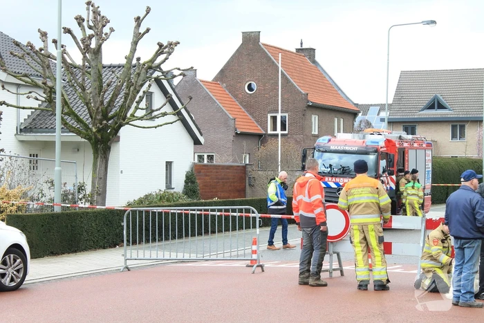 Straat afgesloten door lek in gasleiding