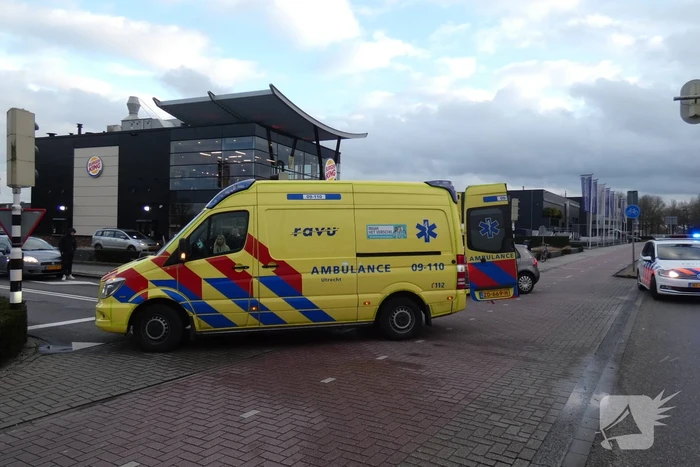 Scooterrijder gewond na aanrijding met auto
