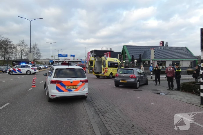 Scooterrijder gewond na aanrijding met auto