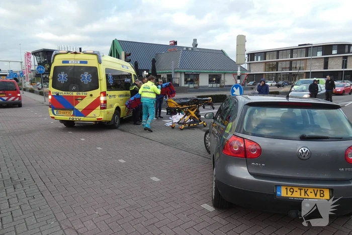 Scooterrijder gewond na aanrijding met auto