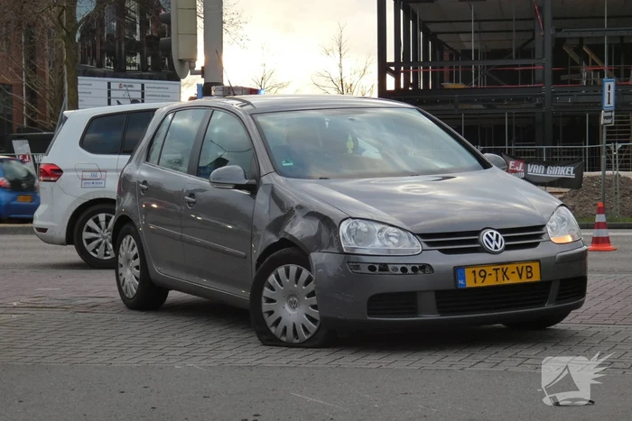 Scooterrijder gewond na aanrijding met auto