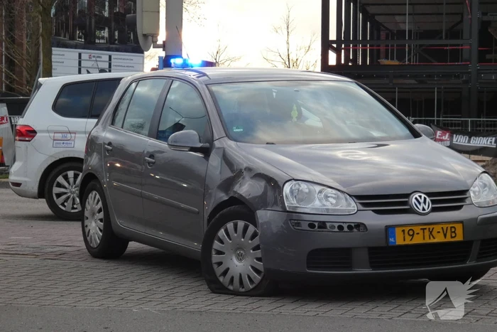 Scooterrijder gewond na aanrijding met auto