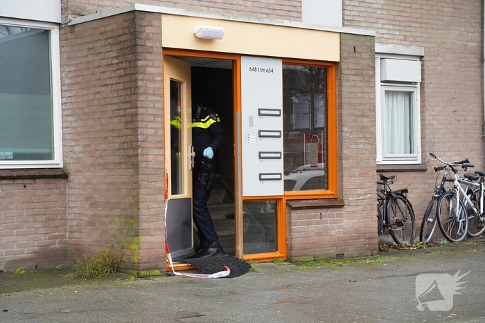 Moeder (24) en kind (2) onder bedreiging van vuurwapen overvallen