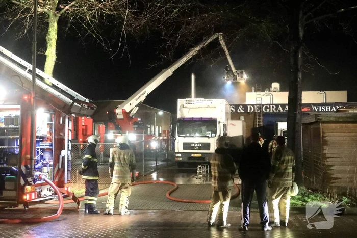 Veel rook bij brand in palingrokerij