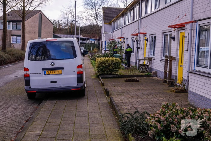 Overleden persoon aangetroffen na brand in woning