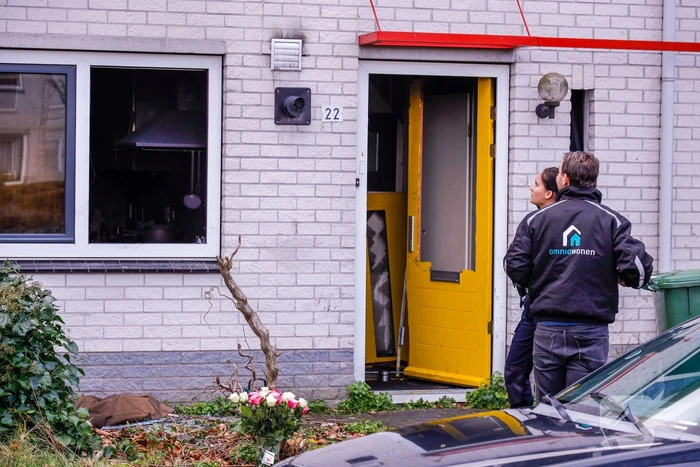 Overleden persoon aangetroffen na brand in woning