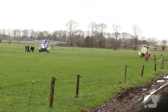 Grote inzet hulpdienst voor gewonde man in bosgebied