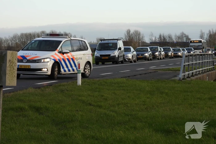 Provincialeweg dicht na aanrijding