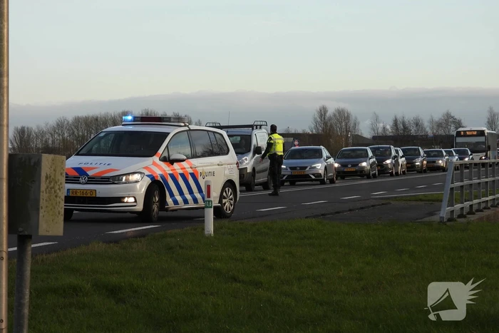 Provincialeweg dicht na aanrijding