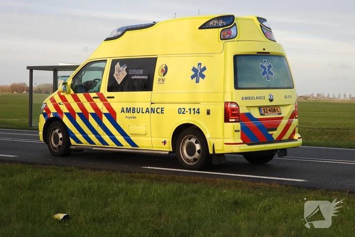 Provincialeweg dicht na aanrijding