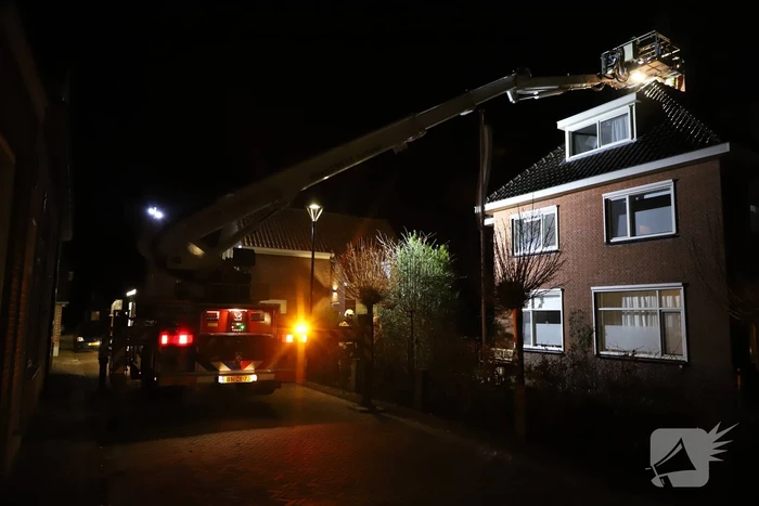 Brand in schoorsteen snel onder controle