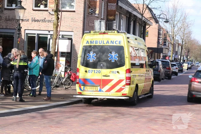 Fietser komt in botsing met auto