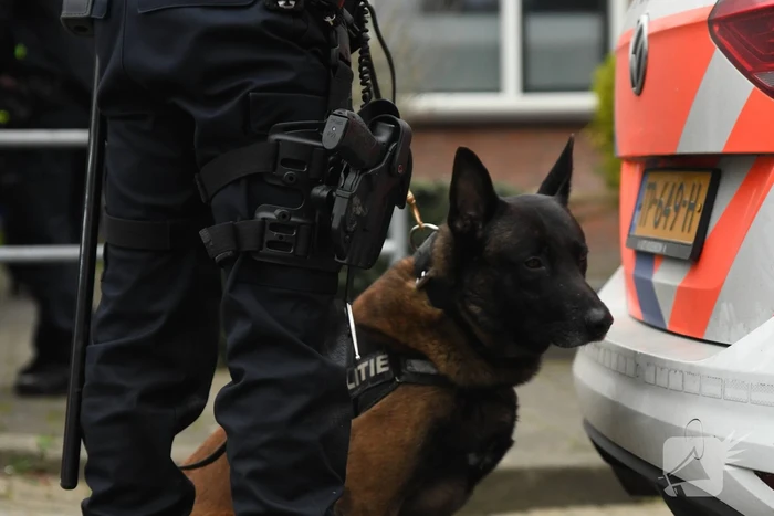 Grote politie inzet bij woning