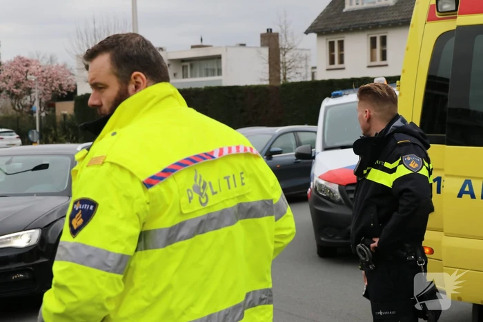 Scooterrijder in botsing met auto