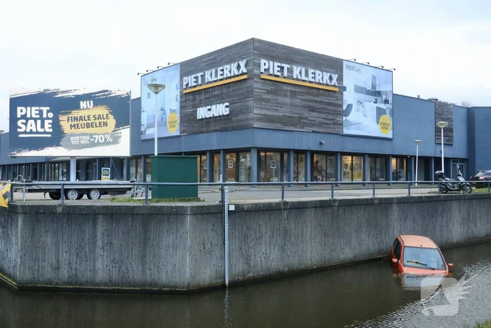 Brommobiel belandt te water voor Piet Klerkx