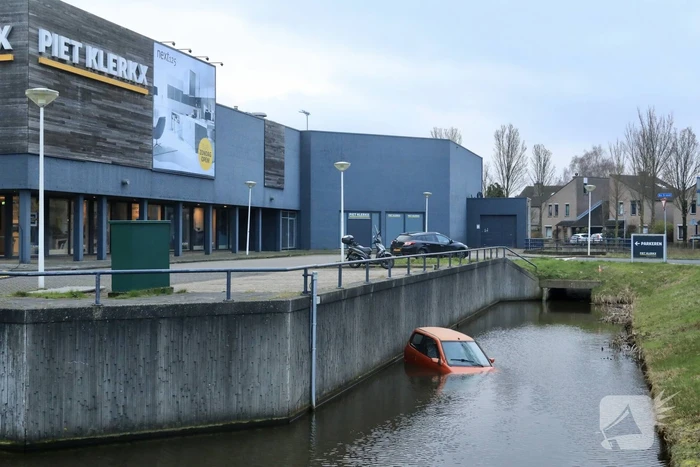 Brommobiel belandt te water voor Piet Klerkx
