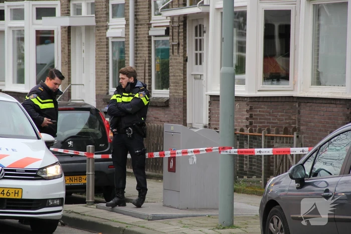 Man zwaargewond na steekpartij in woning