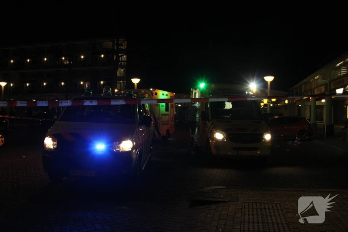 Man en vrouw worden beschoten en raken zwaargewond