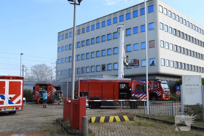 Voormalig pand Getronics Data Centre vol rook
