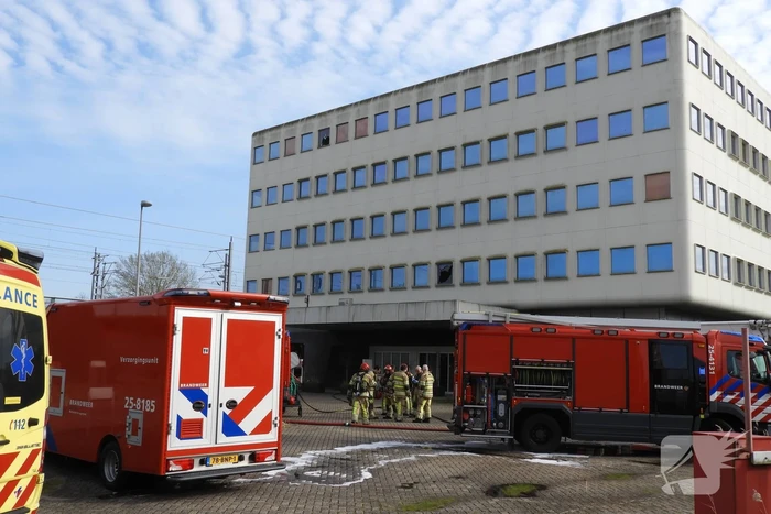Voormalig pand Getronics Data Centre vol rook