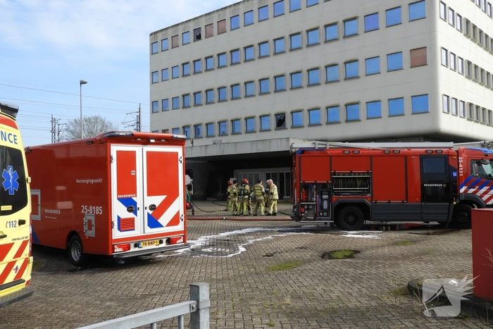Voormalig pand Getronics Data Centre vol rook