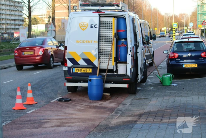 Straat besmeurd met olie