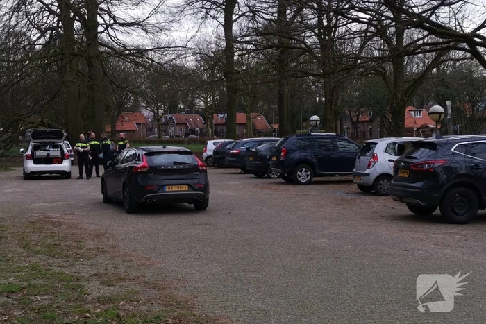 Auto zwaar vernield, persoon gewond