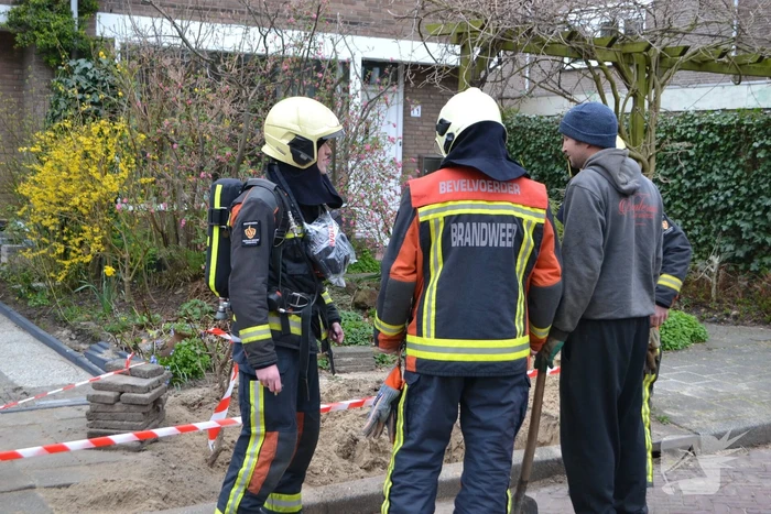 Gasleiding geraakt bij graafwerkzaamheden