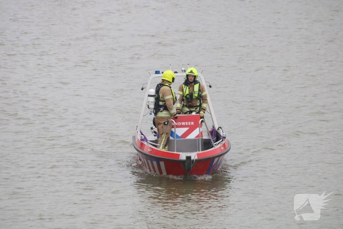 Brand op plezierjacht in haven De Kraanvogel