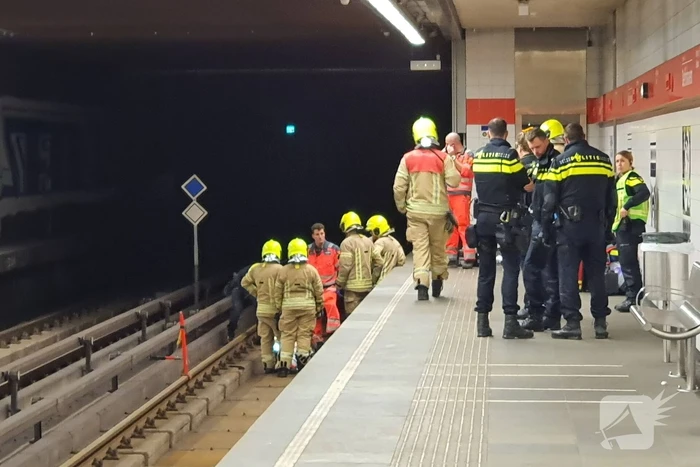 Persoon gewond na val op metrorails