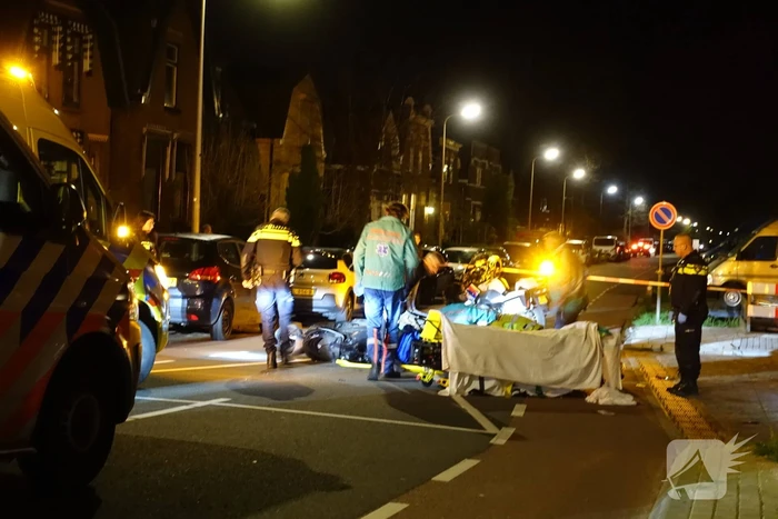 Gewonde na frontale aanrijding tussen twee scooters