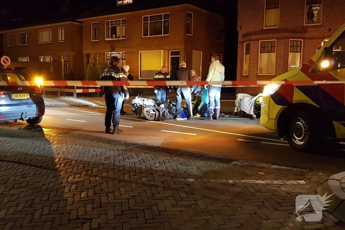 Gewonde na frontale aanrijding tussen twee scooters