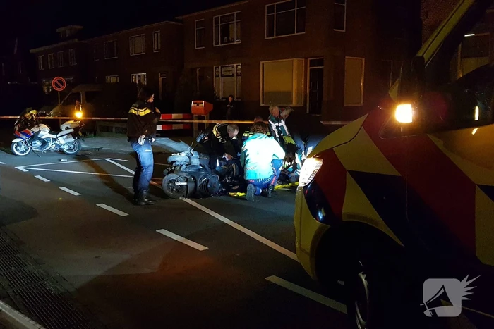 Gewonde na frontale aanrijding tussen twee scooters