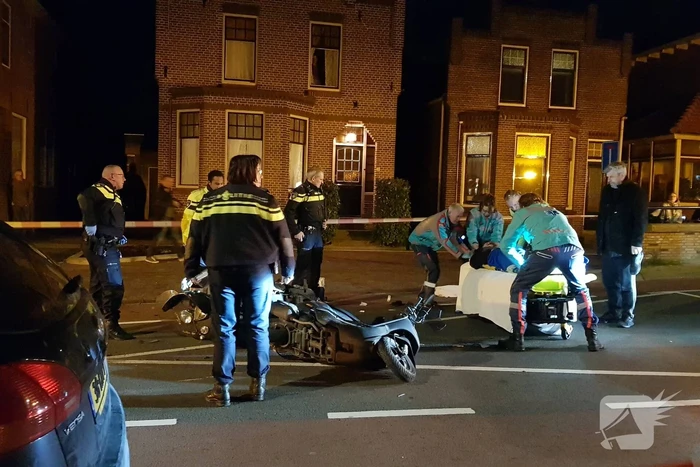 Gewonde na frontale aanrijding tussen twee scooters
