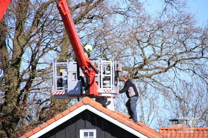 Brand in schoorsteen snel onder controle