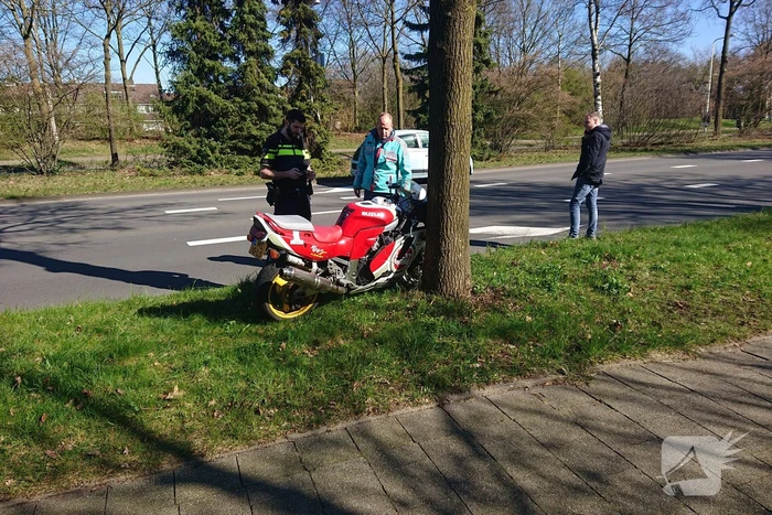 Motorrijder onderuit na schrikreactie