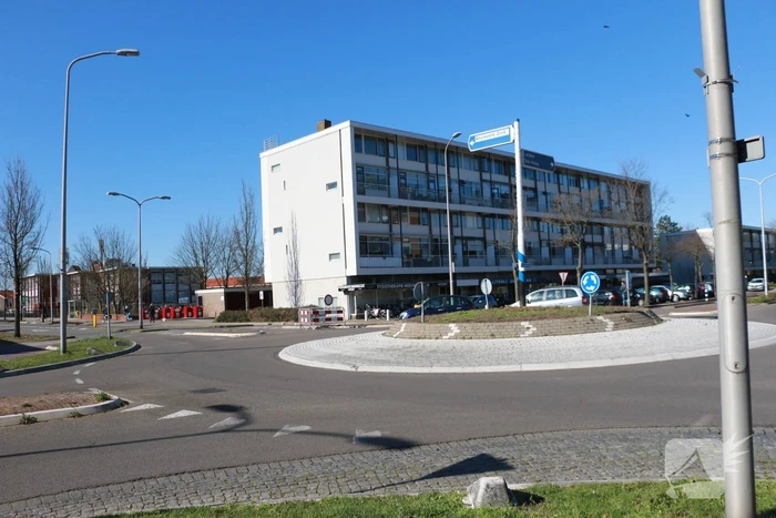 Toegangswegen richting zee op slot door coronavirus