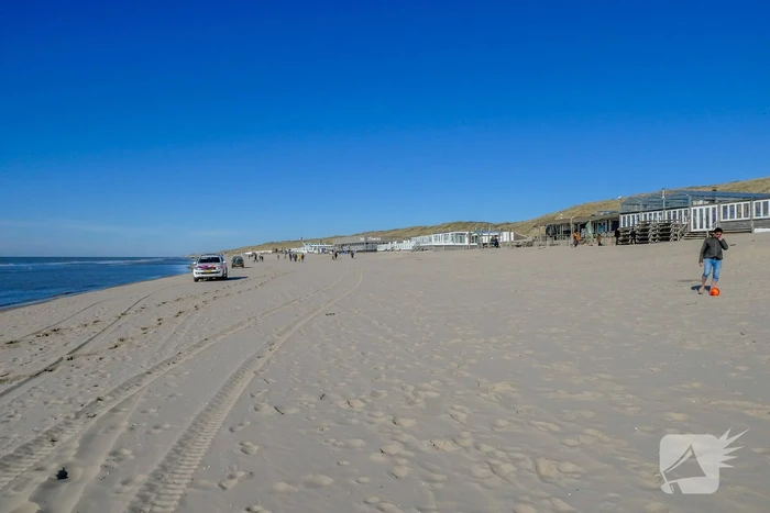 Mensen blijven weg van het strand