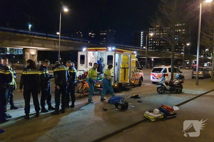 Scooterrijder zwaargewond na eenzijdig ongeval