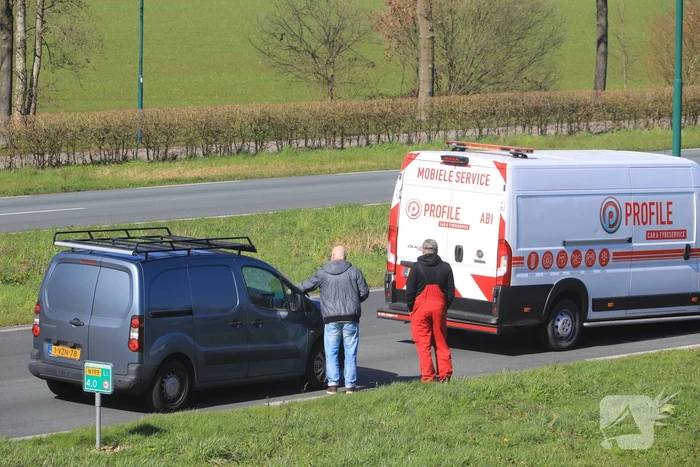 Bestelwagen botst op bestelbus