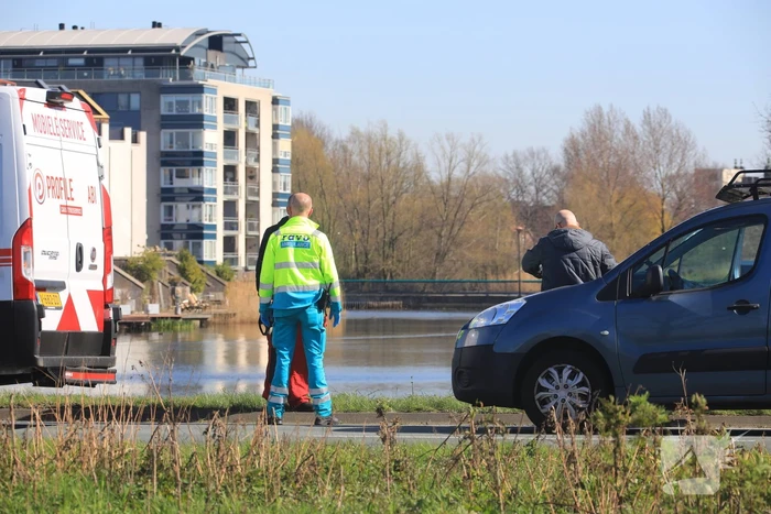 Bestelwagen botst op bestelbus