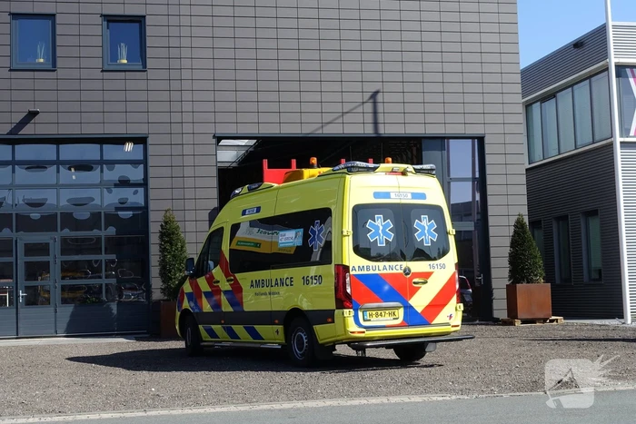 Persoon gewond aan voet bij bedrijfsongeval