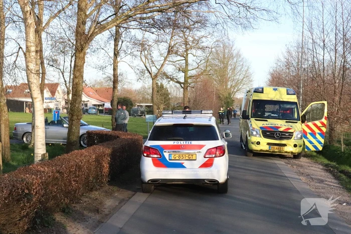 Brommerrijder zwaargewond na aanrijding met trekker