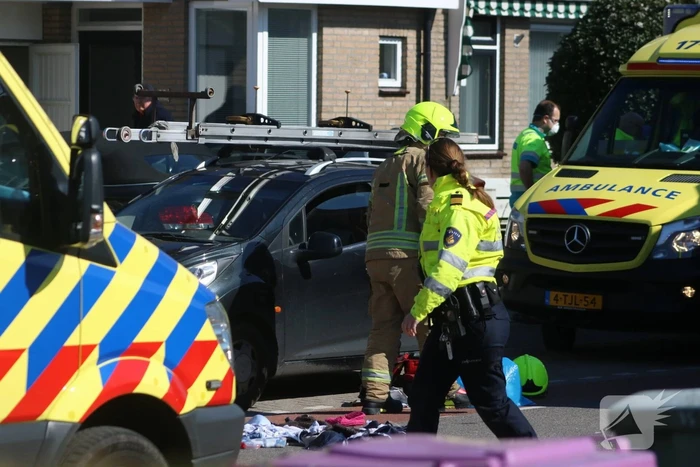 Fietser zwaargewond na aanrijding