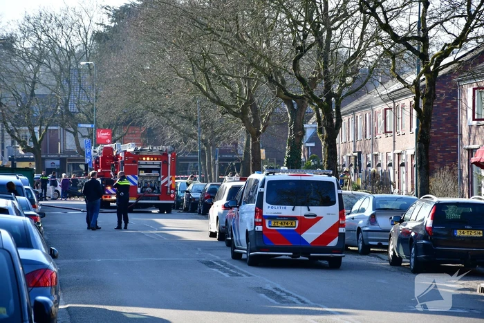 Schuur achter woning volledig in brand