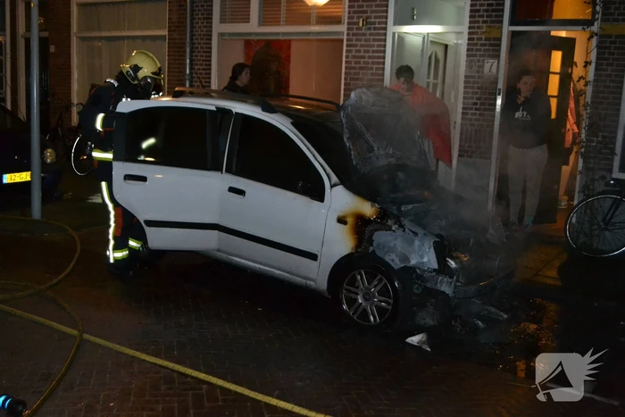 Auto verwoest door brand