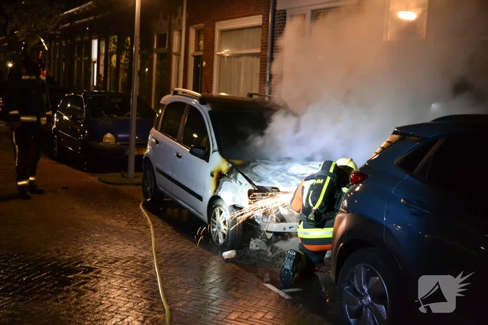 Auto verwoest door brand